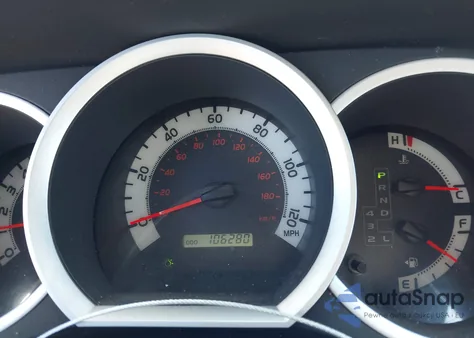 2015 Toyota Tacoma V6 из США, поврежденный, VIN 5TFMU4FN1FX031189